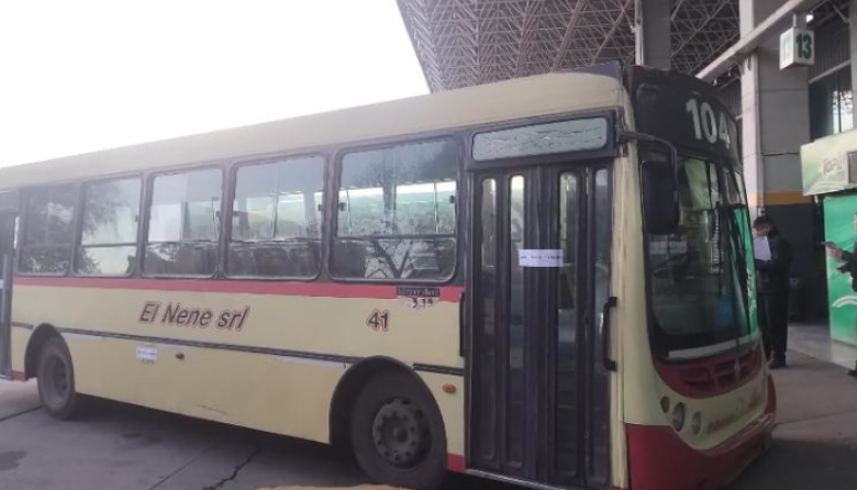 Secuestran un colectivo en la Terminal de Ómnibus por tener la RTO vencida