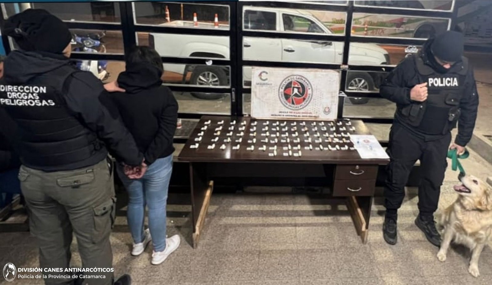 Valle Viejo: Detienen a una mujer con un kilo de cocaina en un puesto caminero