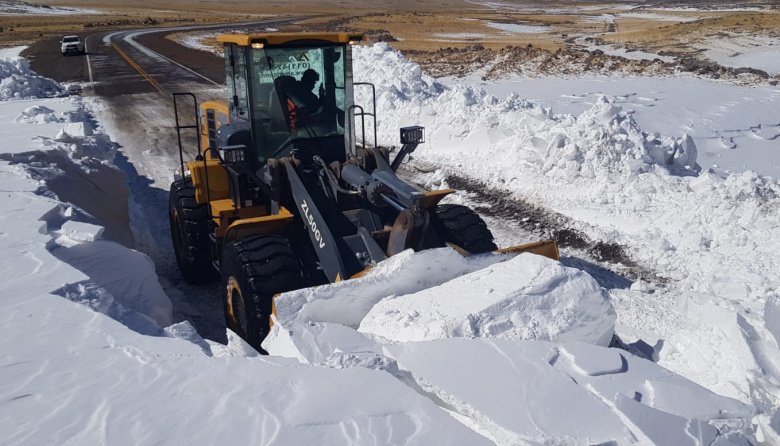 VIALIDAD NACIONAL TRABAJA EN EL DESPEJE DE NIEVE EN EL PASO DE SAN FRANCISCO
