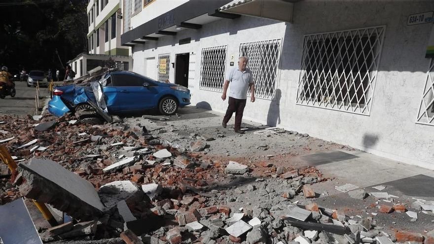 Colombia busca a las víctimas de su peor terremoto en la última década, que deja más de 200 muertos