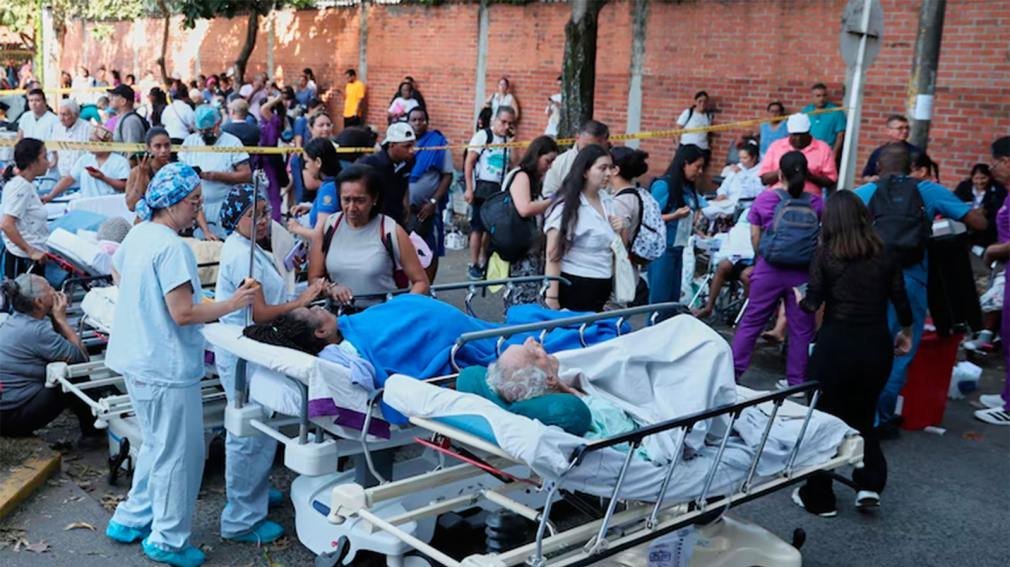 Declaran “desastre nacional”: hay más de 111 muertos y decenas de heridos por un terremoto en Colombia