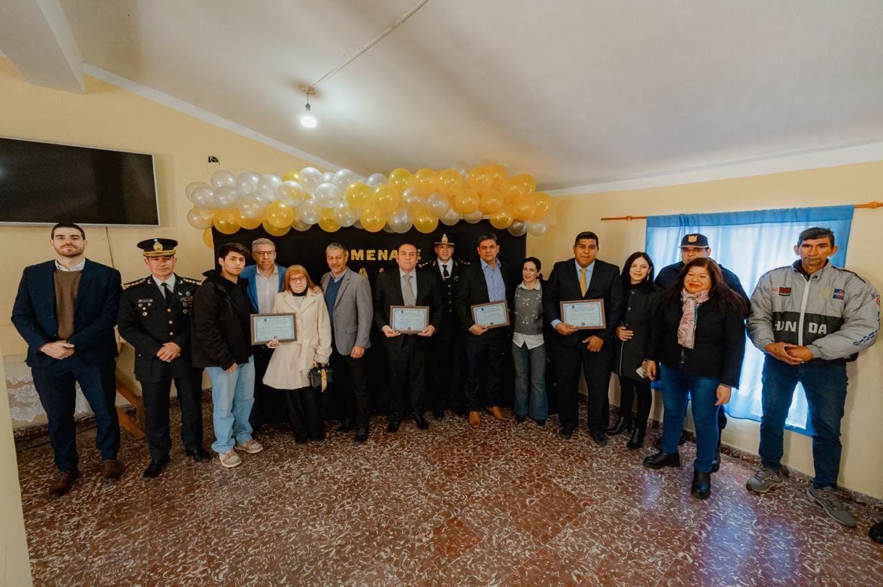 Emotivo homenaje a la Promoción Nº 29 y a los 30 años de servicio policial de oficiales superiores