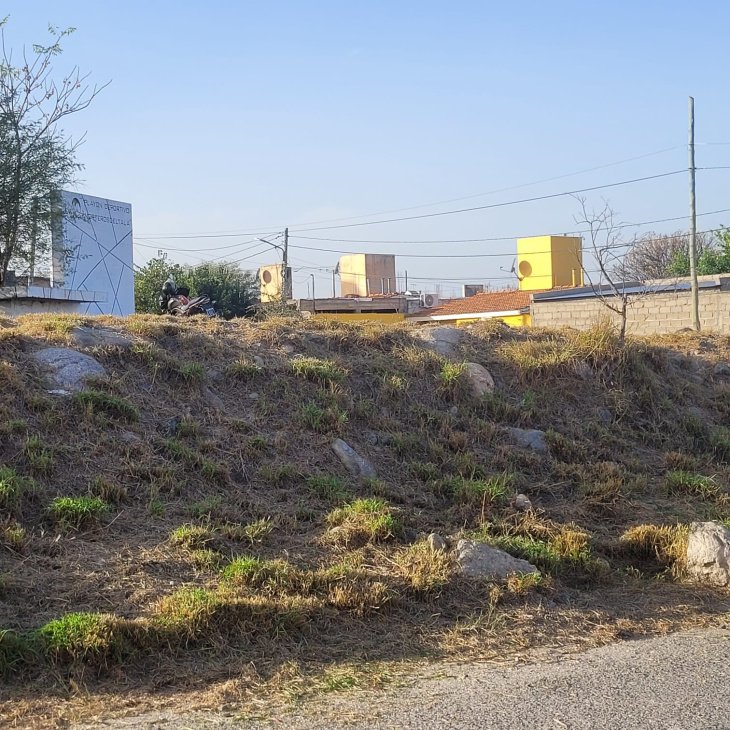 ¡La cancha del barrio Antinaco sigue avanzando!
