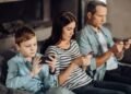 Ocho señales de que el uso de pantallas y redes sociales puede afectar la salud