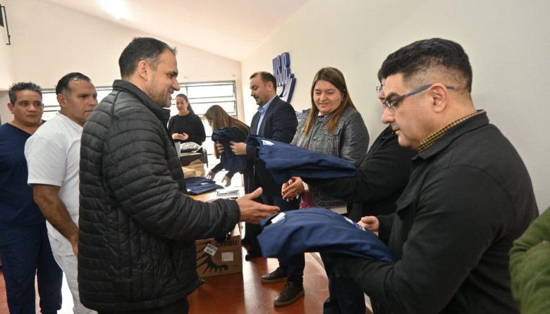 Salud entregó indumentaria al personal del Hospital San Juan Bautista