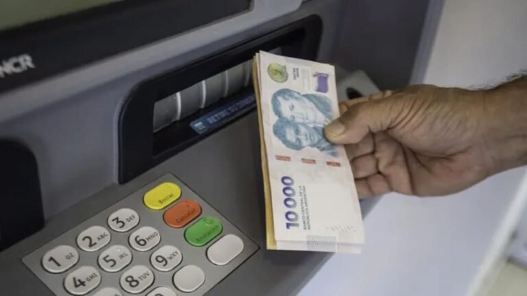 Docentes y empleados públicos ya tienen fecha de acreditación