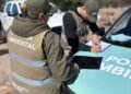 La Policía Ambiental interceptó y sancionó a un vecino por arrojar residuos en la vía pública