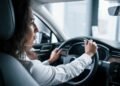 Mujeres al volante: libertad, miedo y códigos propios en las calles