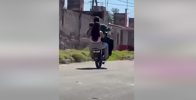Tras la viralización de videos, la Policía secuestró una motocicleta e identificó a dos adolescentes