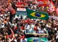 Cerraron los comicios en Brasil dos horas más tarde y continúa el recuento de votos