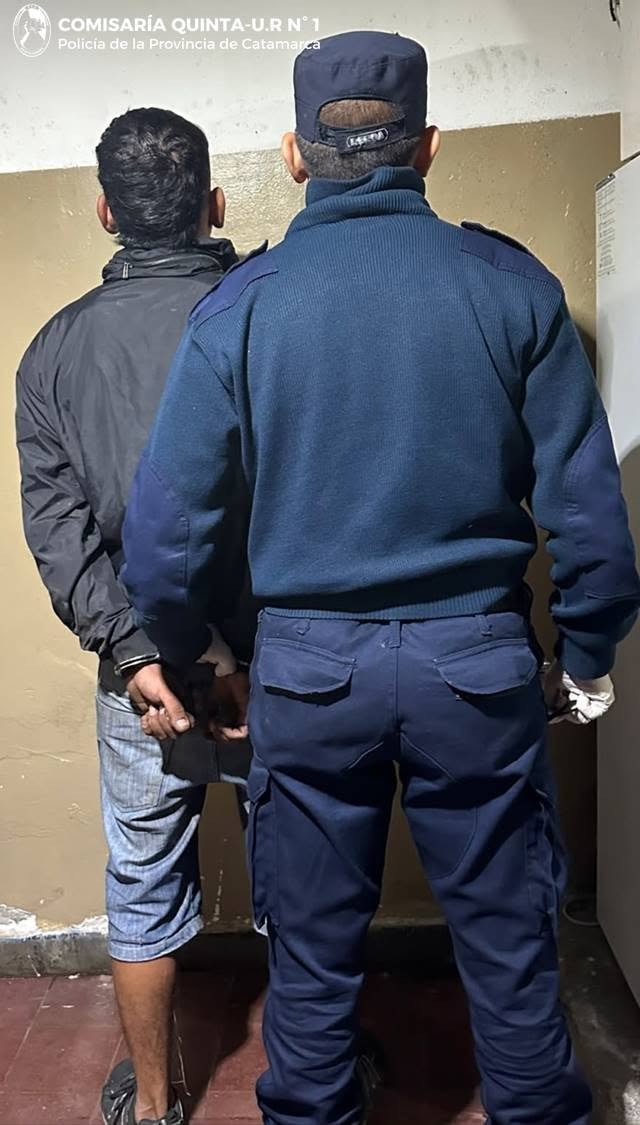 Detienen al ladrón de clabes del alumbrado público