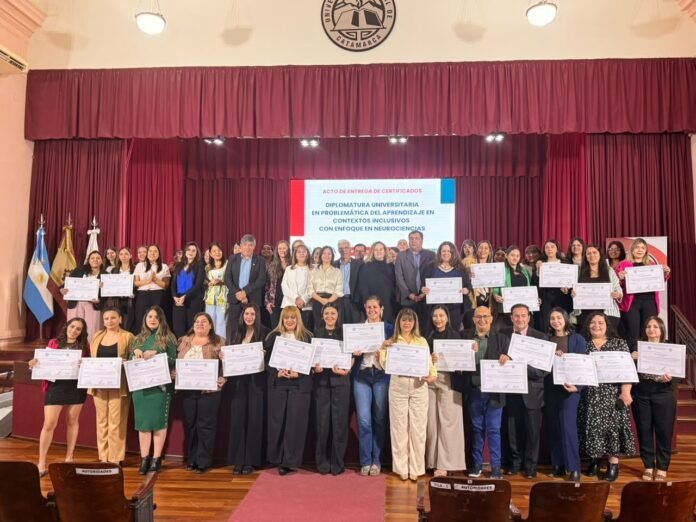 Docentes municipales finalizaron diplomaturas en lectura crítica y educación inclusiva