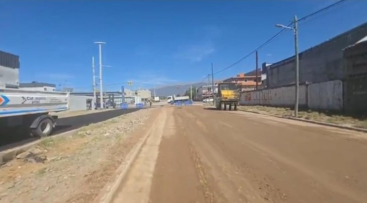 🔴 LA AVENIDA LOS INMIGRANTES YA LUCE COMO NUEVA: LA MUNICIPALIDAD DE LA CAPITAL SIGUE CON LOS TRABAJOS