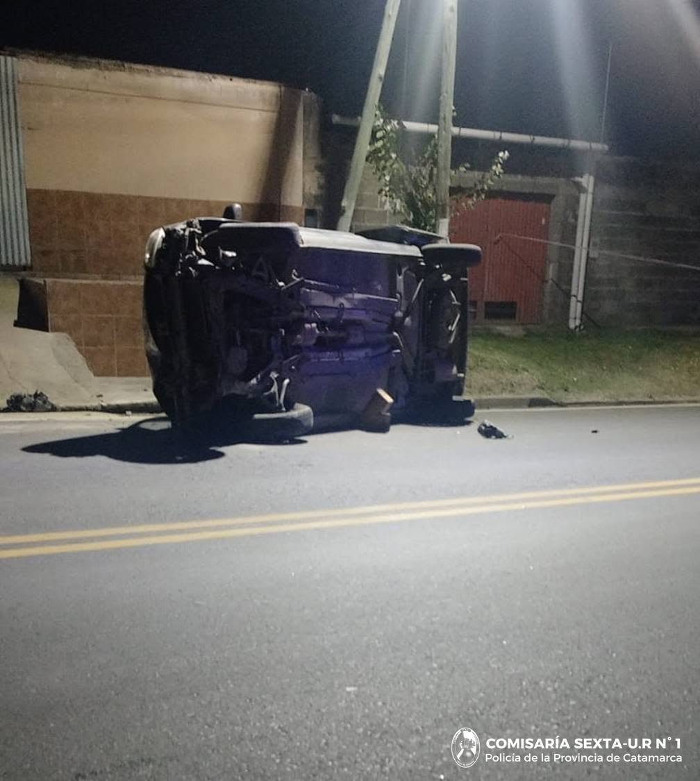 Falleció un hombre tras volcar con una camioneta en la zona sur
