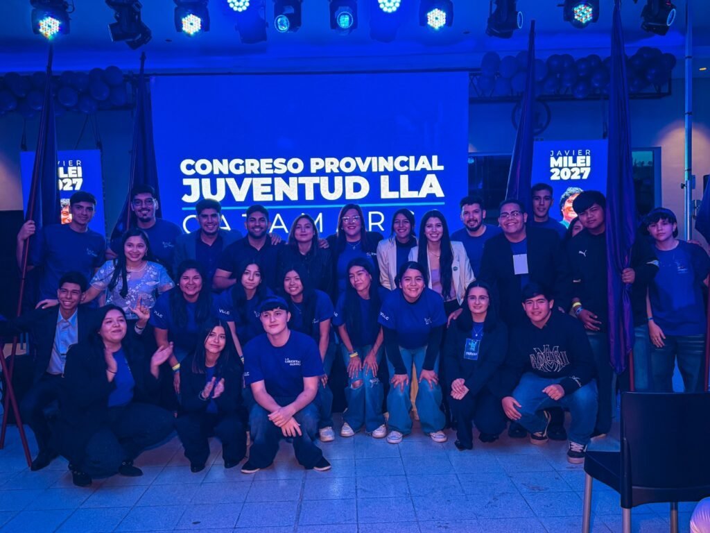 La Juventud Libertaria se reunió en Catamarca y canto: «Javier Milei 2027», «Viva la Libertad»