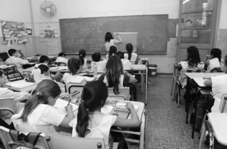 LOS DOCENTES NO PUEDEN SER QUIENES RESUELVAN LA IMPROVISACIÓN AJENA