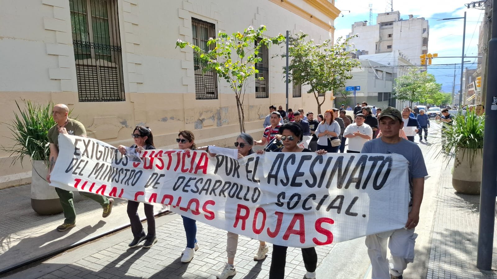 Marcharon por justicia por Juan Carlos Rojas y cuestionaron la ausencia de dirigentes políticos y sindicales