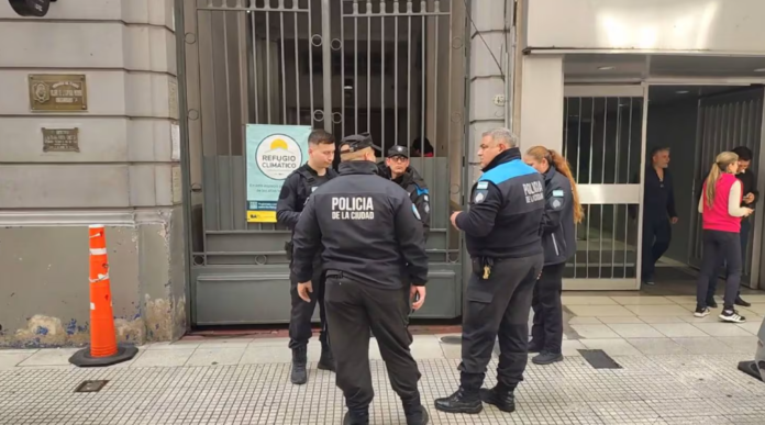 Motín en una alcaidía porteña: presos retuvieron a un policía y exigieron la presencia de un fiscal