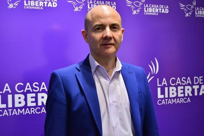 Papelón: El dip. Brizuela dijo que le pegaron a Milei en Catamarca y lo desmintieron