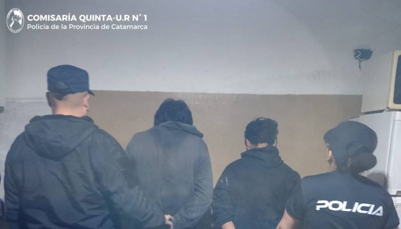 Policías aprehendieron a dos personas sospechadas de cometer un ilícito