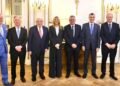 Un país en estanflación, donde el despido es negocio, las privatizaciones tienen favoritos y surge una ciudad-estado de IA